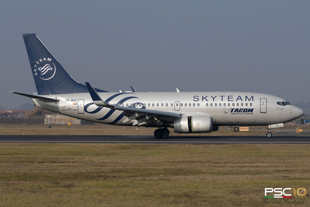 YR-BGF  B737-78J  28440/795  TAROM - Transporturile Aeriene Romane  @ Aeroporto di Verona  01 2022 © Piti Spotter Club Verona