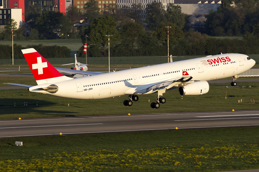 HB-JHH A330-343E 1145 Swiss International Air Lines @ Zurich Airport 05.2016 © Piti Spotter Club Verona