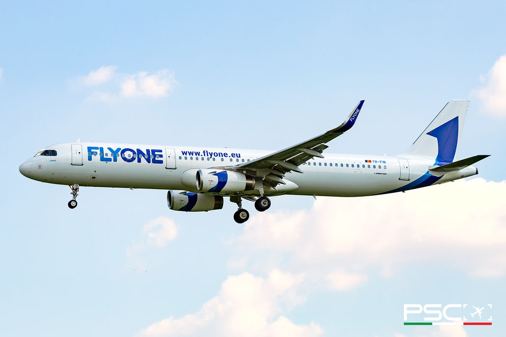 YR-FIB Airbus A321-231 6190  V2533-A5  FlyOne Romania>Panorama Airways (ICBC Leasing) 2014  @ Aeroporto di Verona 07 2024 © Piti Spotter Club Verona