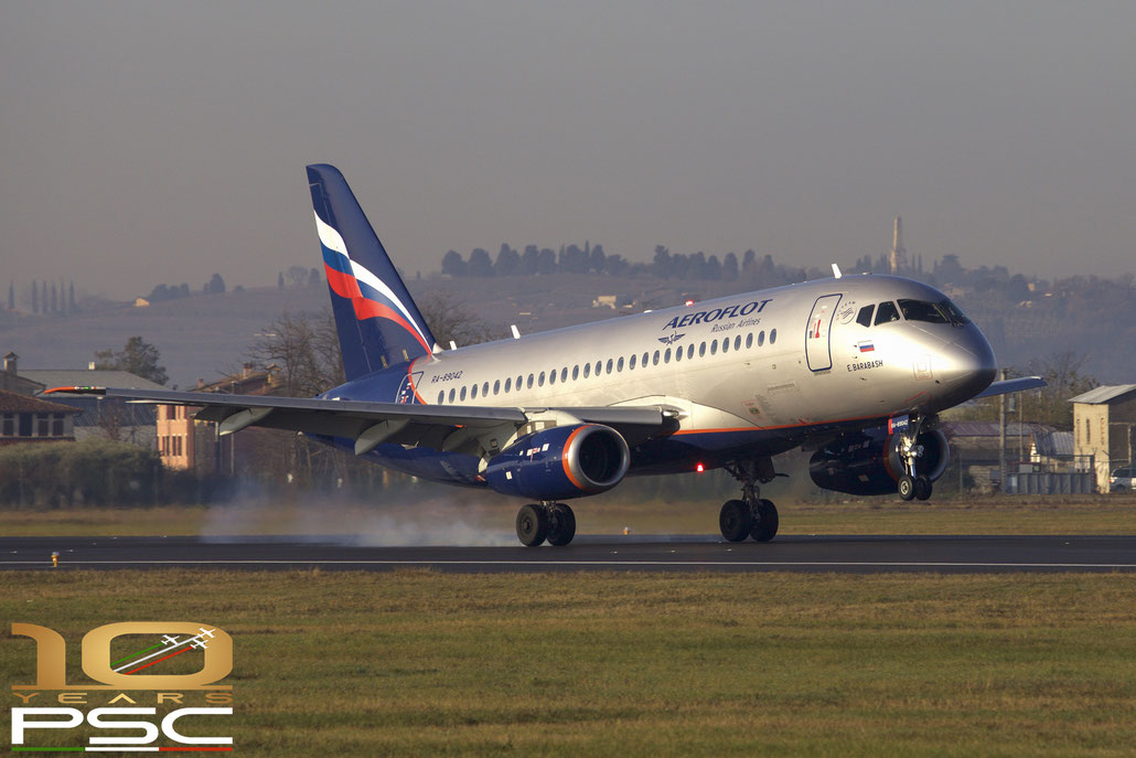 RA-89042 95068  RRJ-95B  RA-89042  Aeroflot @ Aeroporto di Verona  12 2021 © Piti Spotter Club Verona