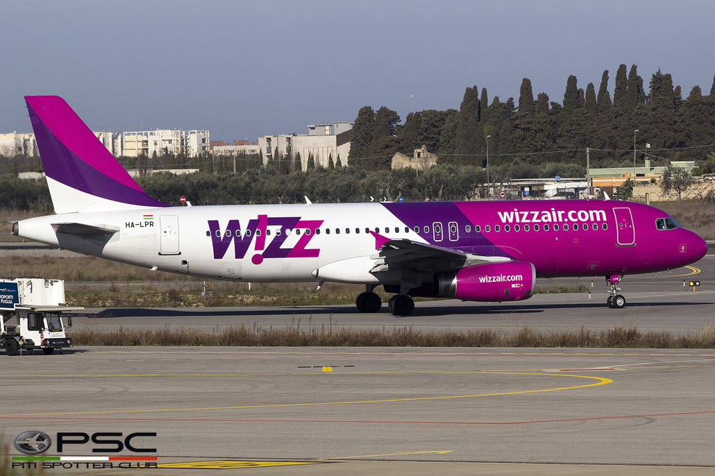 HA-LPR A320-232 3430 Wizz Air @ Bari Airport 04.03.2017 © Piti Spotter Club Verona