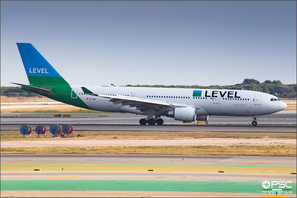 EC-NRH A330-202 1882 LEVEL @ Barcelona 04.2023 © Piti Spotter Club Verona