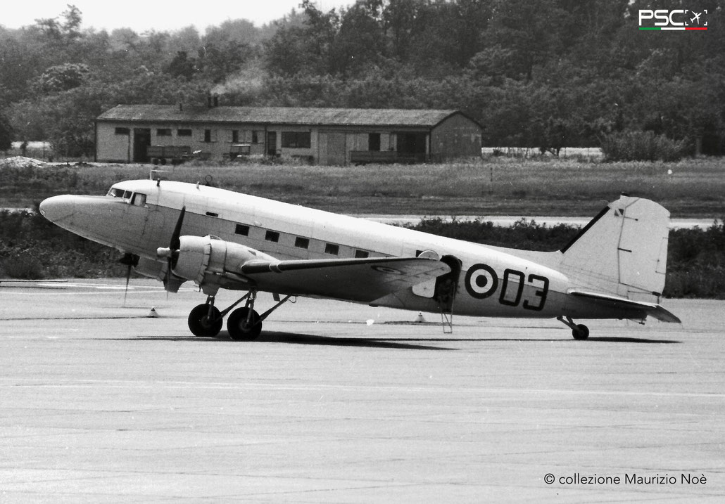 MM61765 Douglas DC-3A 11681 R-1820 Aeronautica Militare Italiana 1943 @ Milano Malpensa © collezione Maurizio Noè - Piti Spotter Club Verona
