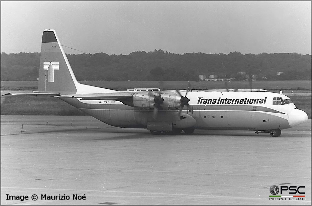 N10ST Lockheed L-100-30 Hercules 4383  AL501-D22A  TIA Trans International Airlines 1970  © collezione Maurizio Noè p.g.c. - Piti Spotter Club Verona