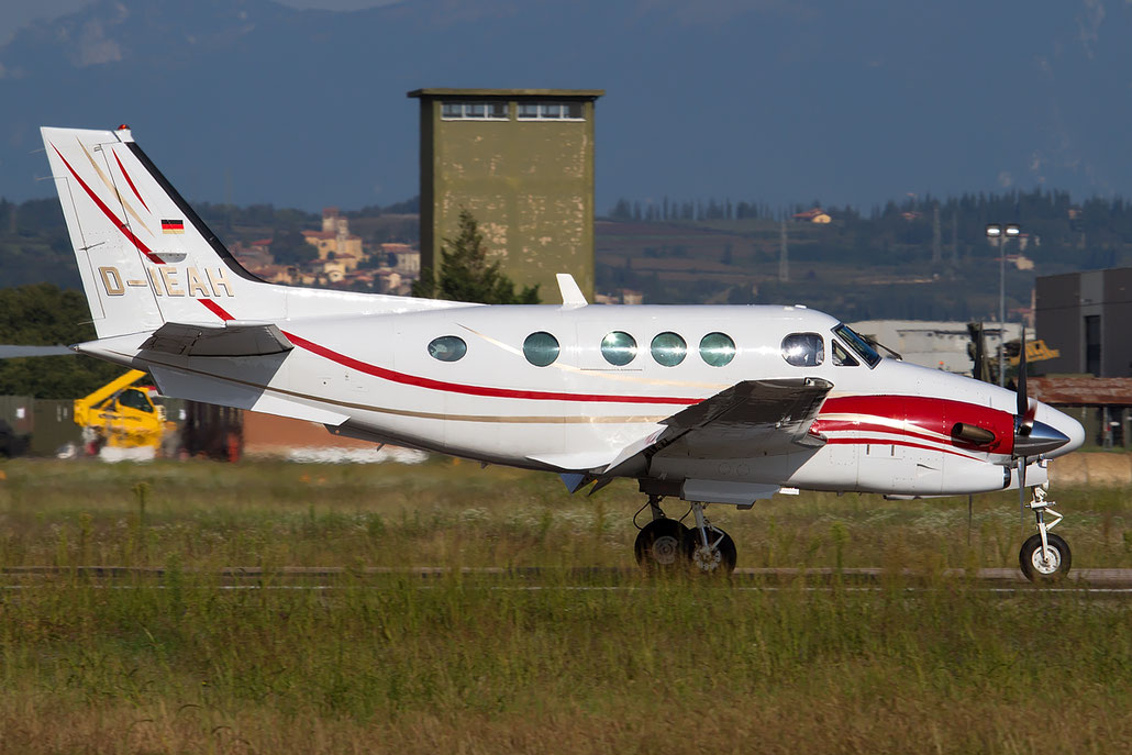 D-IEAH Beech C90A LJ-1216 Fischerwerke Artur Fischer GmbH / Aircharter Flugs @ Aeroporto di Verona © Piti Spotter Club Verona