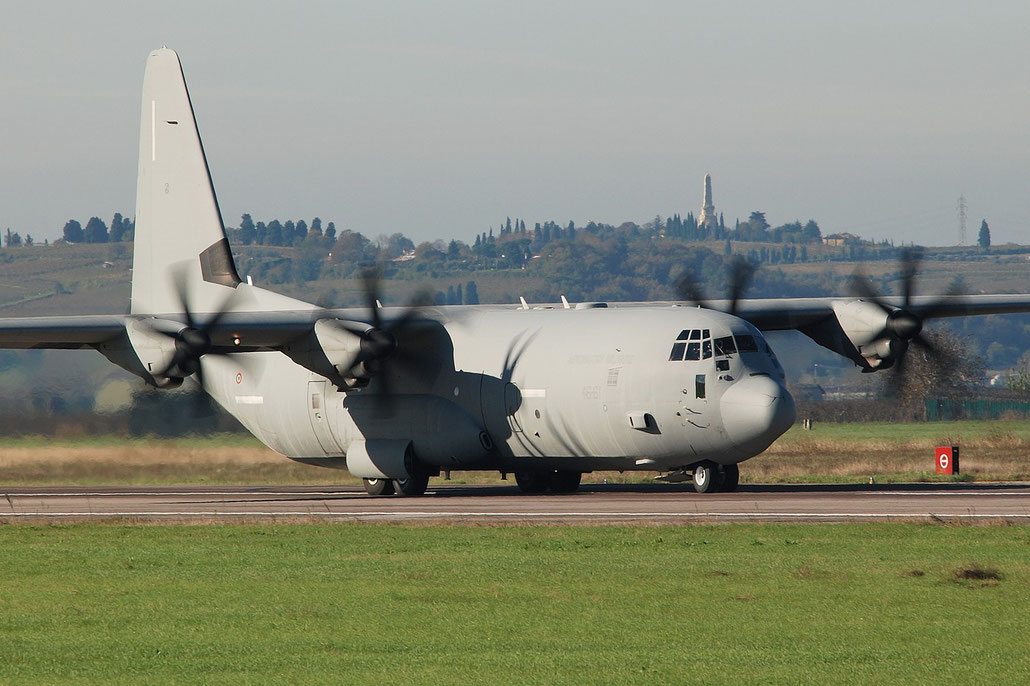 MM62195  46-61  C-130J-30  5549  50° Gruppo TM @ Aeroporto di Verona   © Piti Spotter Club Verona