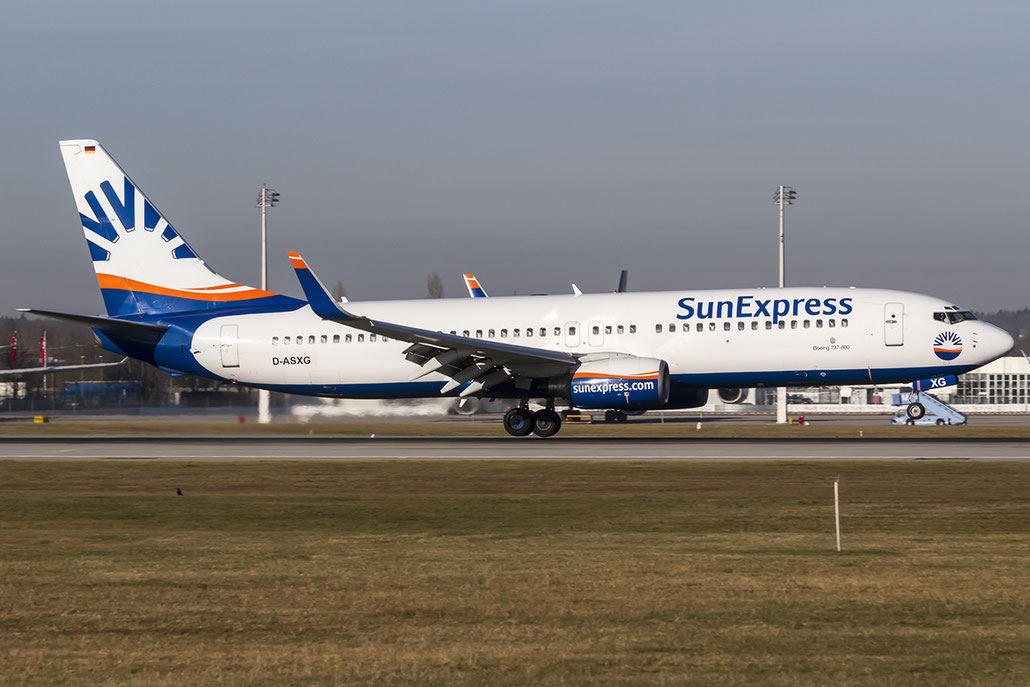 D-ASXG B737-8CX 32366/1235 SunExpress Germany @ Munich Airport 28.12.2015 © Piti Spotter Club Verona