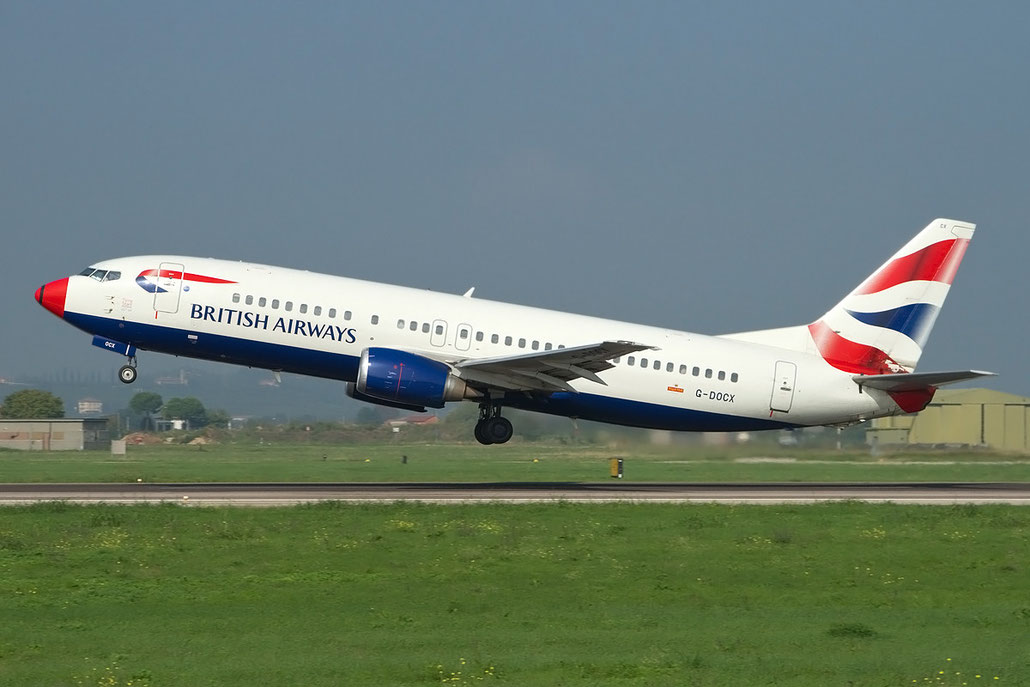 Boeing 737 - MSN 25857 - G-DOCX @ Aeroporto di Verona © Piti Spotter Club Verona