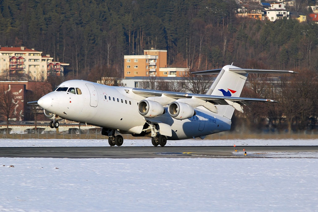 OY-RCE BAe146-RJ85 E2233 Atlantic Airways (Faroe Islands) @ Innsbruck Airport 01.2012 © Piti Spotter Club Verona