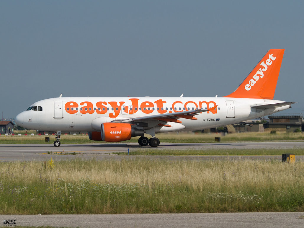 Airbus A319 - MSN 2043 - G-EZDC  @ Aeroporto di Verona © Piti Spotter Club Verona