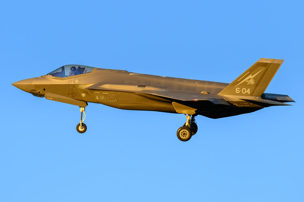 AL-19; F-35A MM7369 - 6-04 ©  Piti Spotter Club Verona