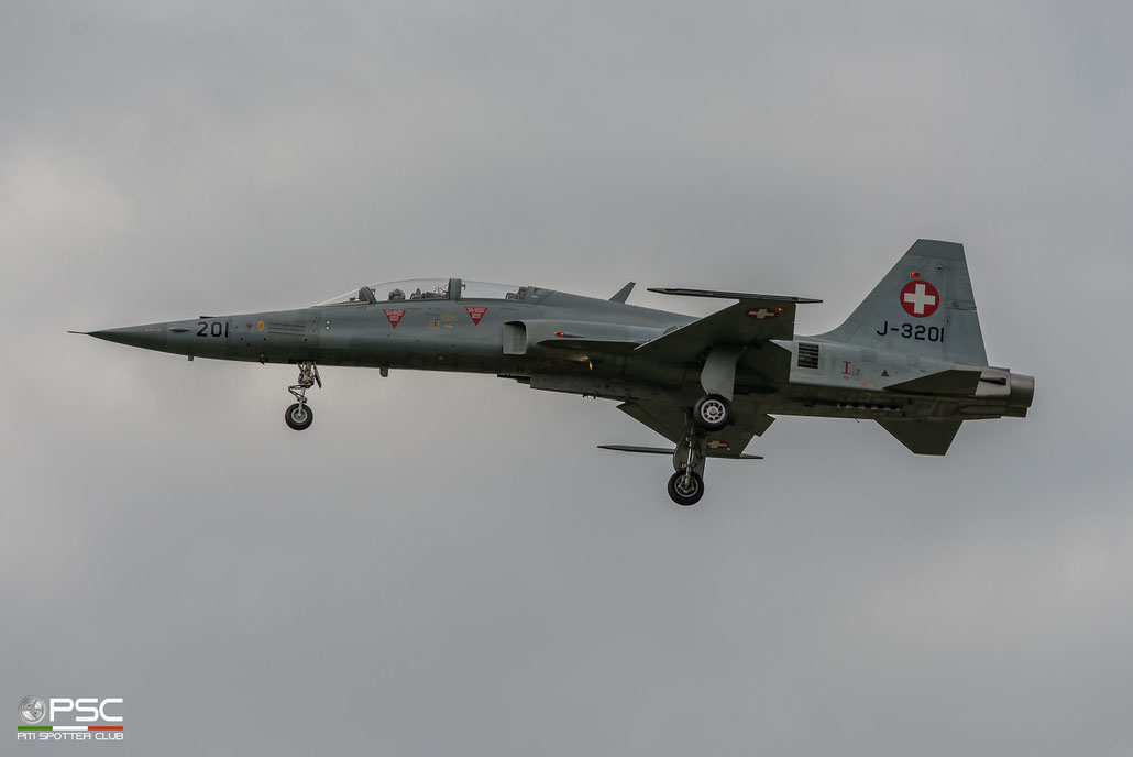 J-3201   F-5F  M1001 © Piti Spotter Club Verona 
