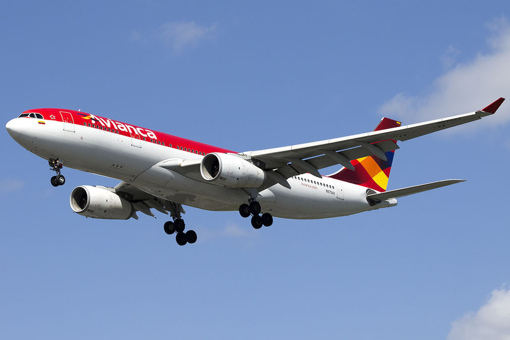 N975AV A330-243 1224 AVIANCA - Aerovías Nacionales de Colombia @ London Heathrow Airport 05.2015 © Piti Spotter Club Verona