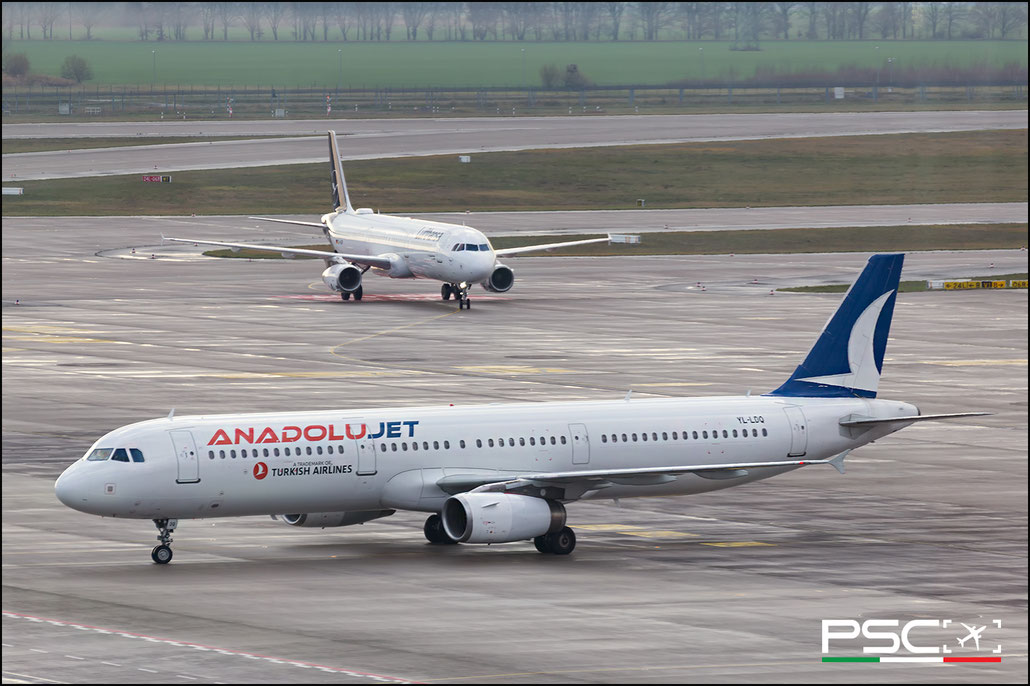 YL-LDQ Airbus A321-231 2687  V2533-A5  SmartLynx Airlines (Anadolujet leasing) 2006 @ Berlin BER 12 2024 e © Piti Spotter Club Verona