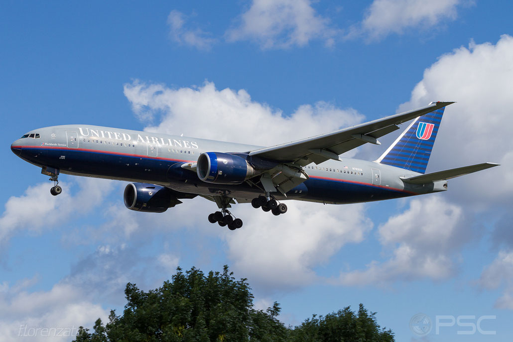 N782UA B777-222ER 26948/57 United Airlines @ London Heathrow Airport 2010 © Piti Spotter Club Verona