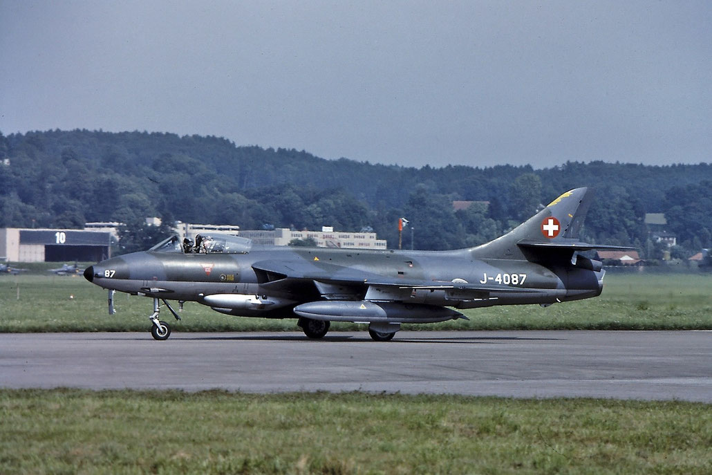 J-4087   Hunter F58  41H-697454 © Piti Spotter Club Verona 
