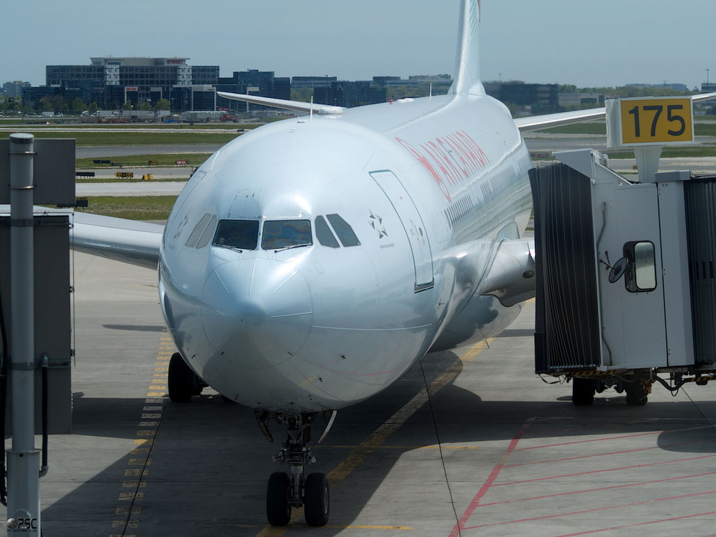 C-GHKX A330-343X 412 Air Canada @ Toronto Pearson Airport 17.05.2013 © Piti Spotter Club Verona
