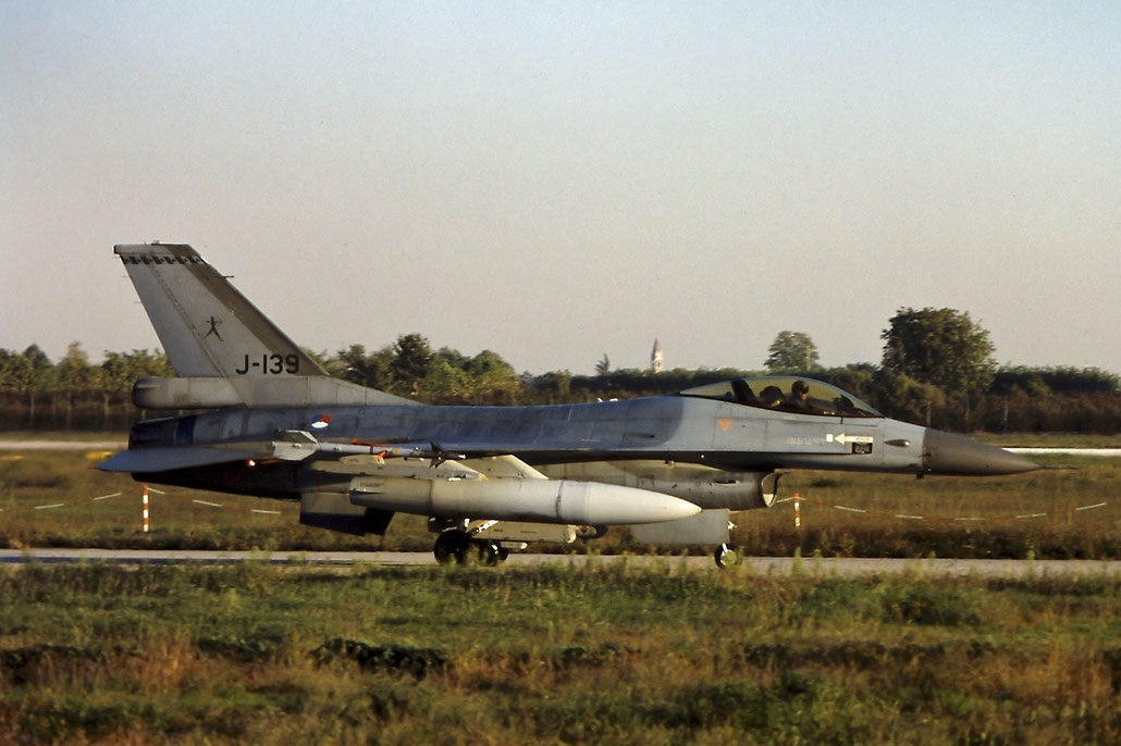 J-139   F-16AM  6D-129 @ Aeroporto di Verona   © Piti Spotter Club Verona 