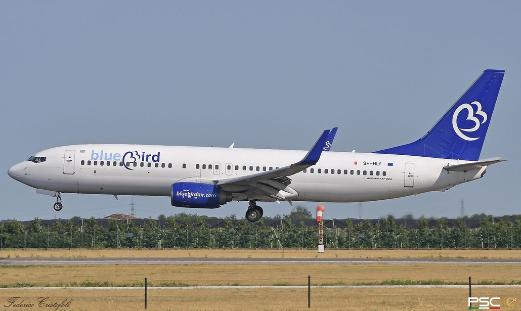 9H-HLY  B737-85F  30477/976  Bluebird Airways  @ Aeroporto di Verona  07 2022 © Piti Spotter Club Verona