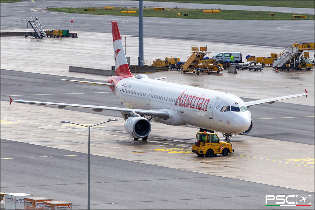 OE-LBE Airbus A321-211 935  cfm56-5B3/P Wachau Austrian Airlines 1998 @ Vienna Airport 04 2024 © Piti Spotter Club Verona