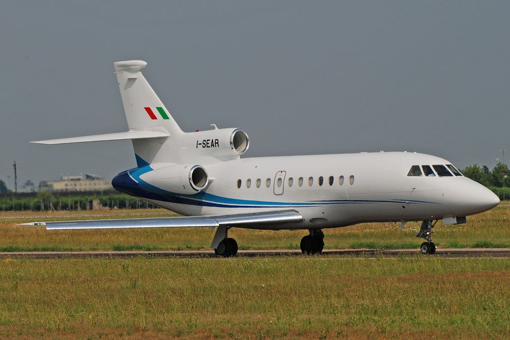 I-SEAR Falcon 900EX-EASy 183 Servizi Aerei SpA @ Aeroporto di Verona 15.06.2017  © Piti Spotter Club Verona