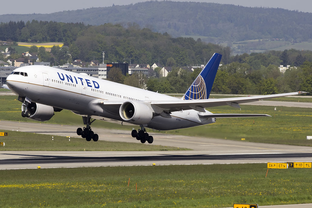 N771UA B777-222 26932/3 United Airlines @ Zurich Airport 05.2016 © Piti Spotter Club Verona