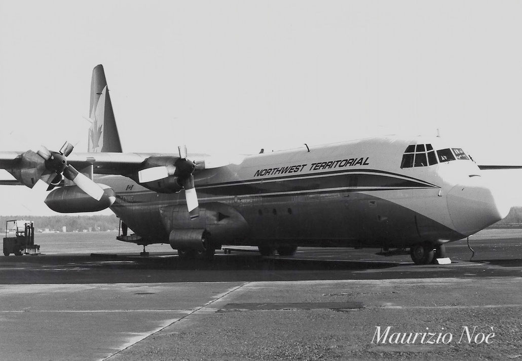 C-FNWF Lockheed L-100-30 Hercules 4562  AL501-D22A  Northwest Territorial Airways 1974 @ Milano Malpensa © collezione Maurizio Noè - Piti Spotter Club Verona