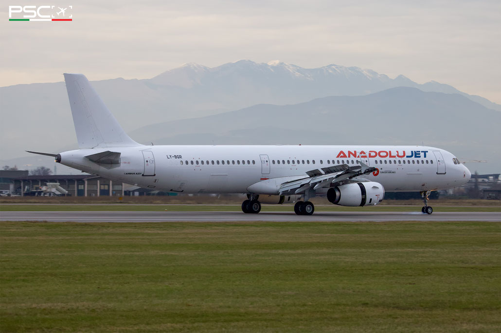 LY-BQR Airbus A321-231 1946 V2533-A5 2003