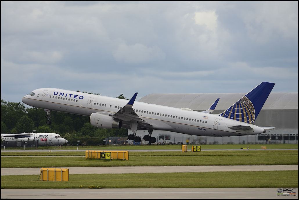 N33103 B757-224 27293/623 United Airlines @ Manchester Airport 21.06.2015 © Piti Spotter Club Verona