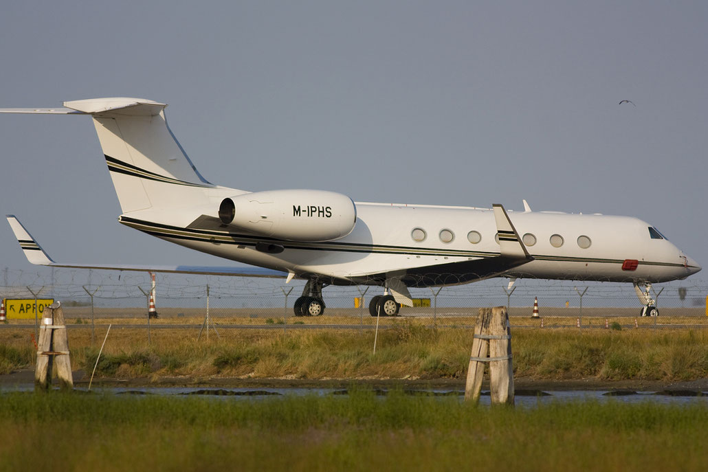 M-IPHS G550 5246 Global Jet IoM Ltd. @ Venezia Airport 12.08.2012 © Piti Spotter Club Verona