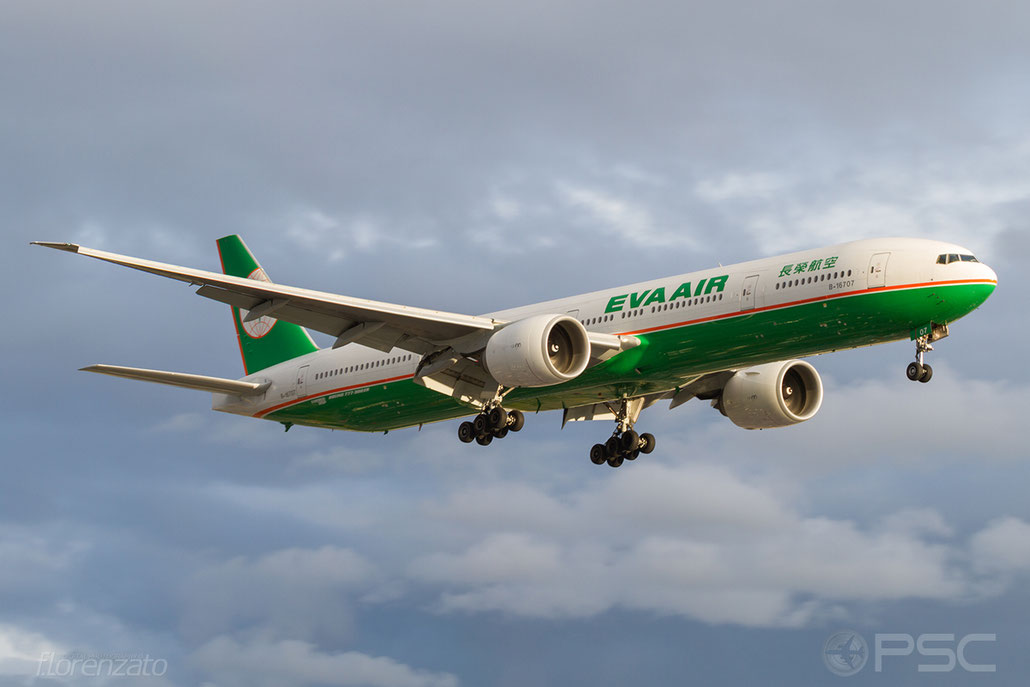 B-16707 B777-35EER 33751/634 EVA Air @ London Heathrow Airport 2010 © Piti Spotter Club Verona
