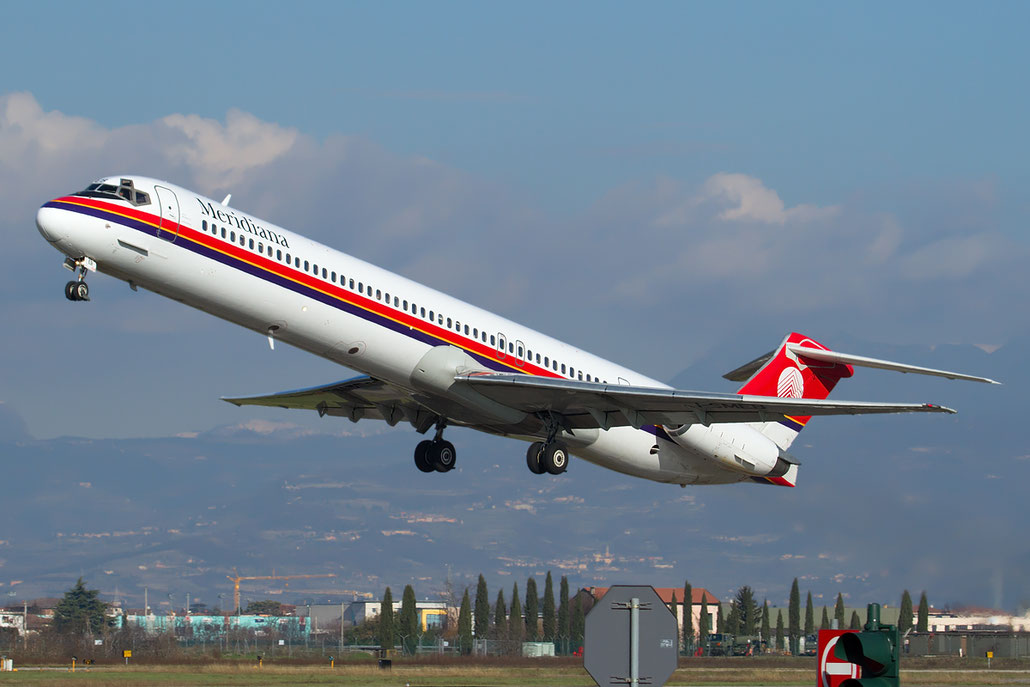 I-SMEB  MD-82  53064/1908  Meridiana  @ Aeroporto di Verona © Piti Spotter Club Verona 