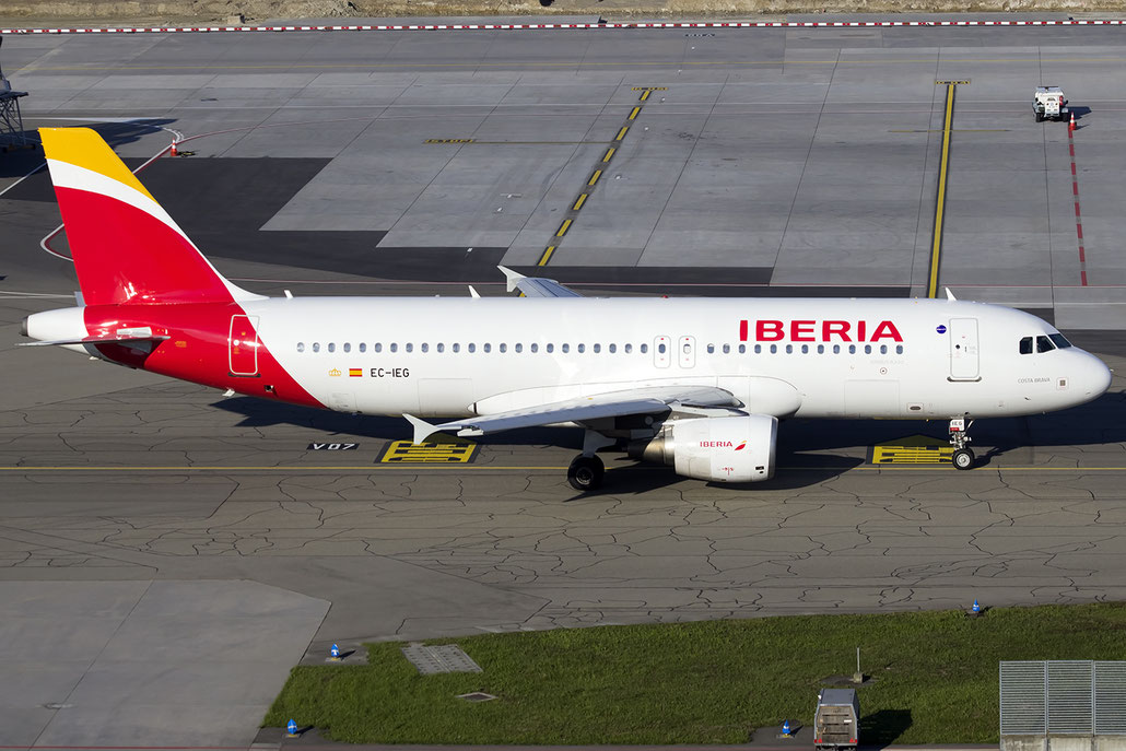 EC-IEG A320-214 1674 Iberia Líneas Aéreas de España @ Zurich Airport 05.2016 © Piti Spotter Club Verona