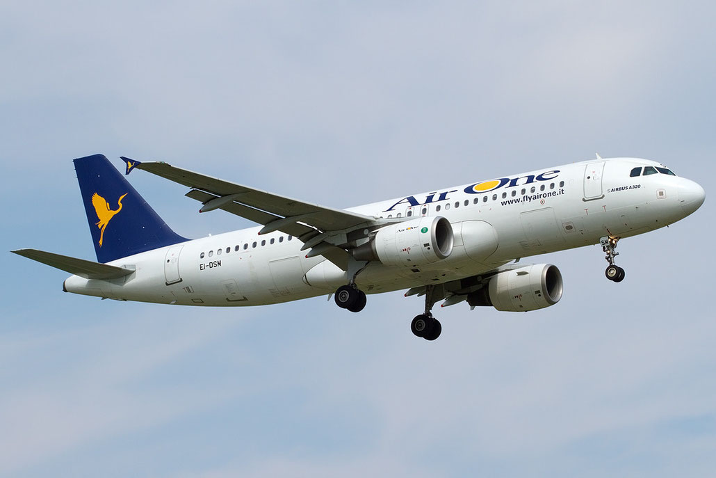 EI-DSM A320-216 3362 Air One