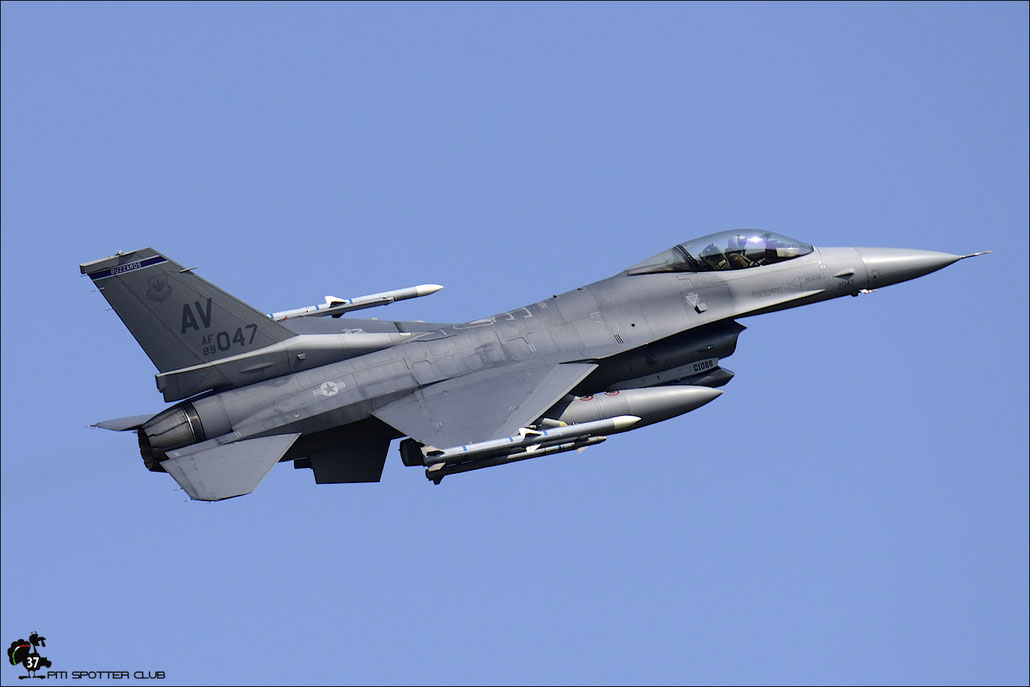 89-2047  AV  F-16CM-40-CF  1C-200  510th FS © Piti Spotter Club Verona 