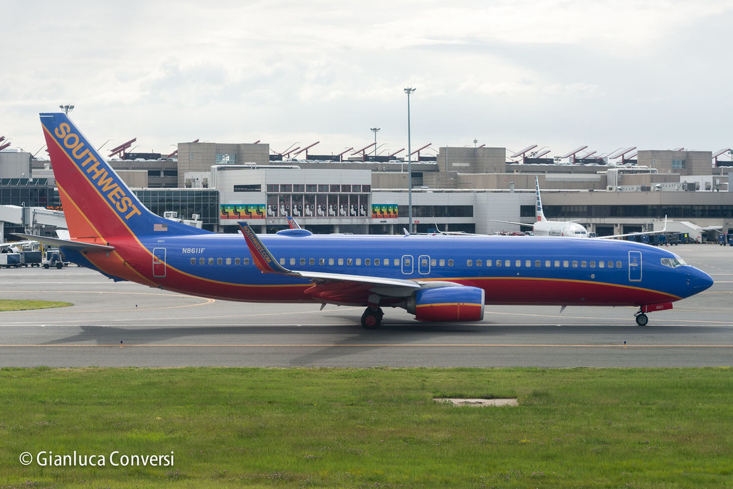 N8611F Boeing 737-8H4 36892 4367 cfm56-7B26 8611 Southwest Airlines (BBAM) 2013  @ Boston BOS 06 2016 © Piti Spotter Club Verona