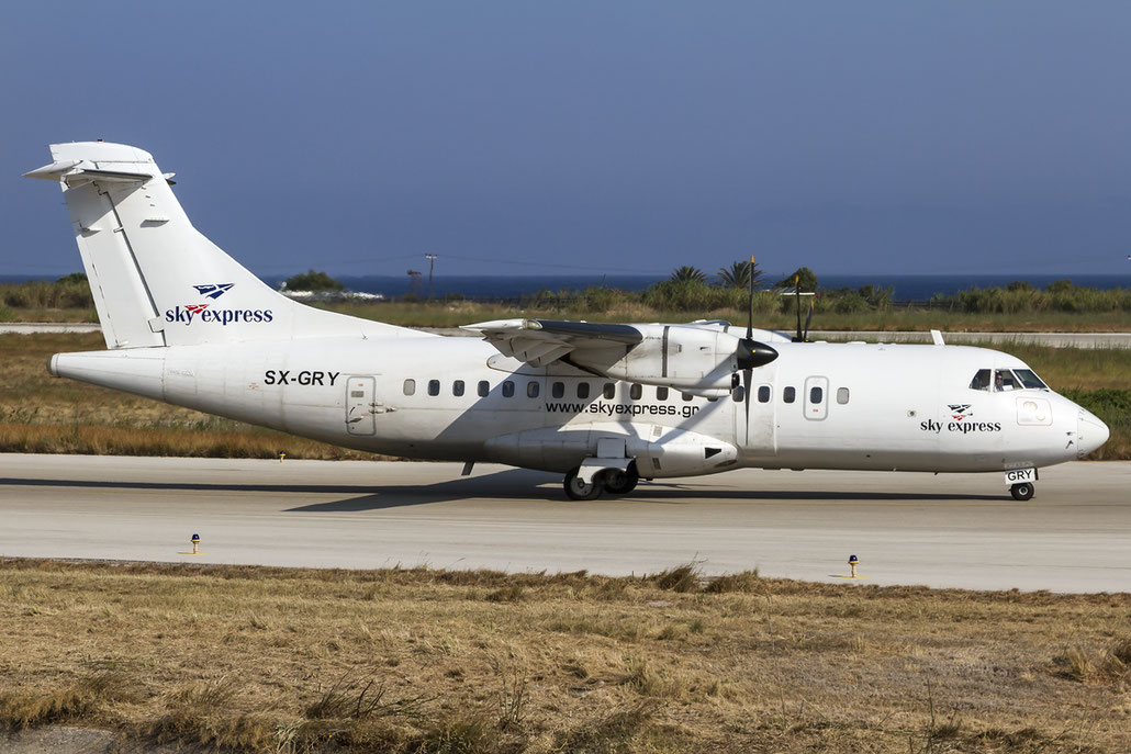 SX-GRY ATR42-310 012A Sky Express @ Rhodes Airport 08.07.2015 © Piti Spotter Club Verona