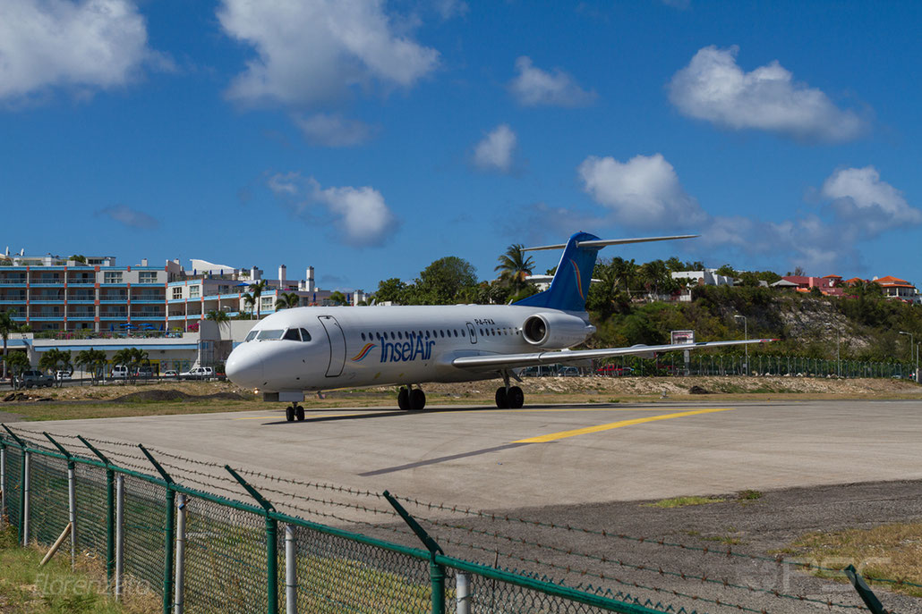  P4-FKA Fokker 70 11528 Insel Air Aruba @ Sint Maarten Airport 09.04.2016 © Piti Spotter Club Verona