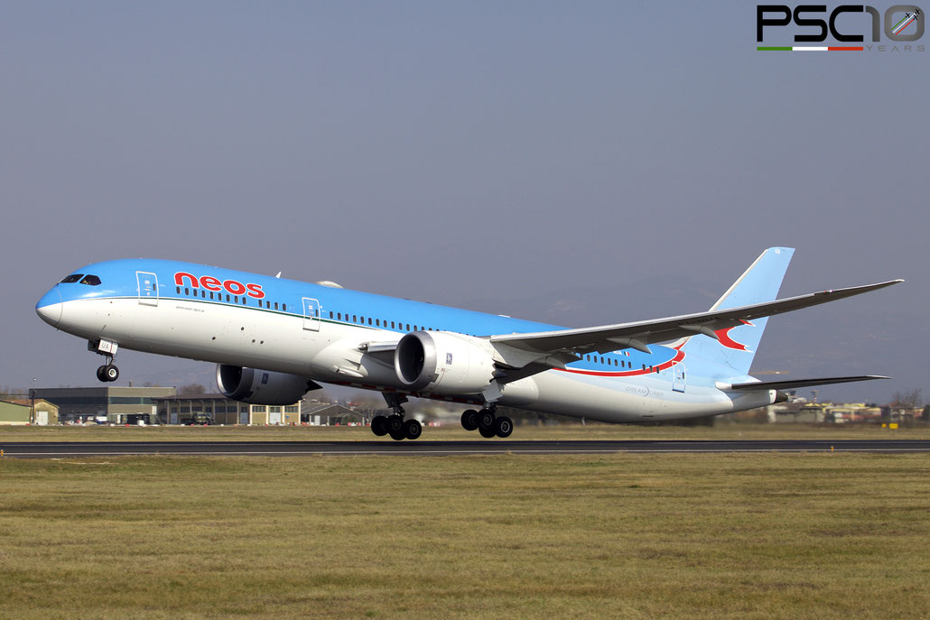 EI-NUA  B787-9  65314/888  Neos  @ Aeroporto di Verona  03 2022 © Piti Spotter Club Verona