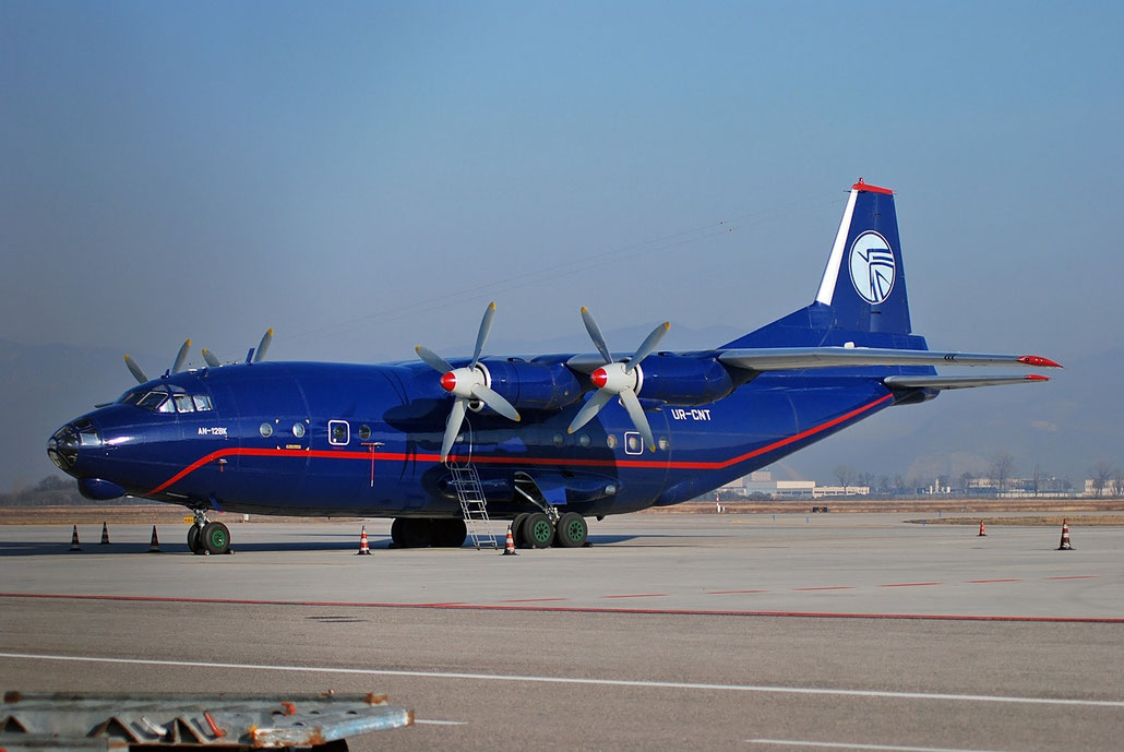 00347505 An-12BK UR-CNT Cargo Air Chart. @ Brescia Airport 01.2018 © Piti Spotter Club Verona