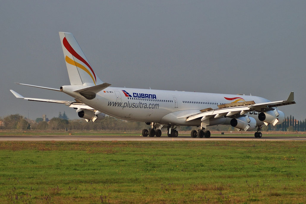 EC-MFA A340-313X 212 Plus Ultra Líneas Aéreas  @ Aeroporto di Verona 03.11.2017  © Piti Spotter Club Verona