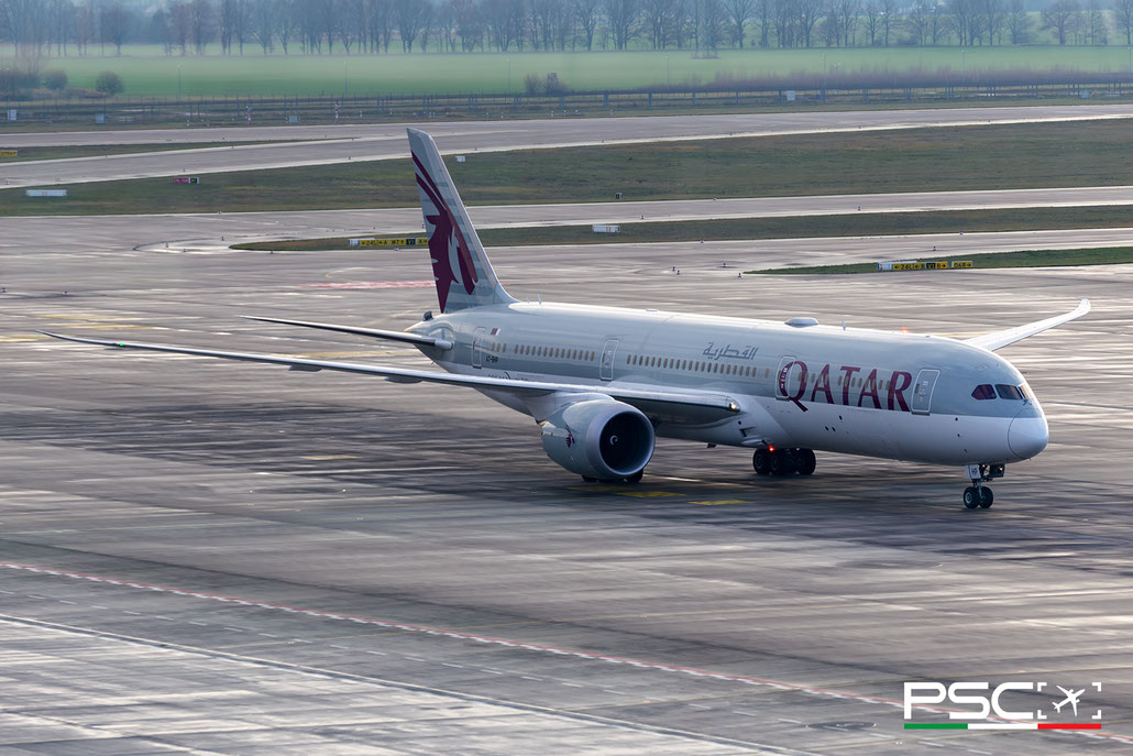 A7-BHP Boeing 787-9 64224 1119 GE nx-1B  Qatar Airways 2021 @ Berlin BER 12 2024 e © Piti Spotter Club Verona