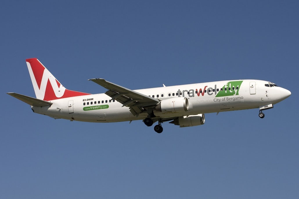 EI-DMR B737-436 25851/2387 Mistral Air 20may11 Trawelfly c/s