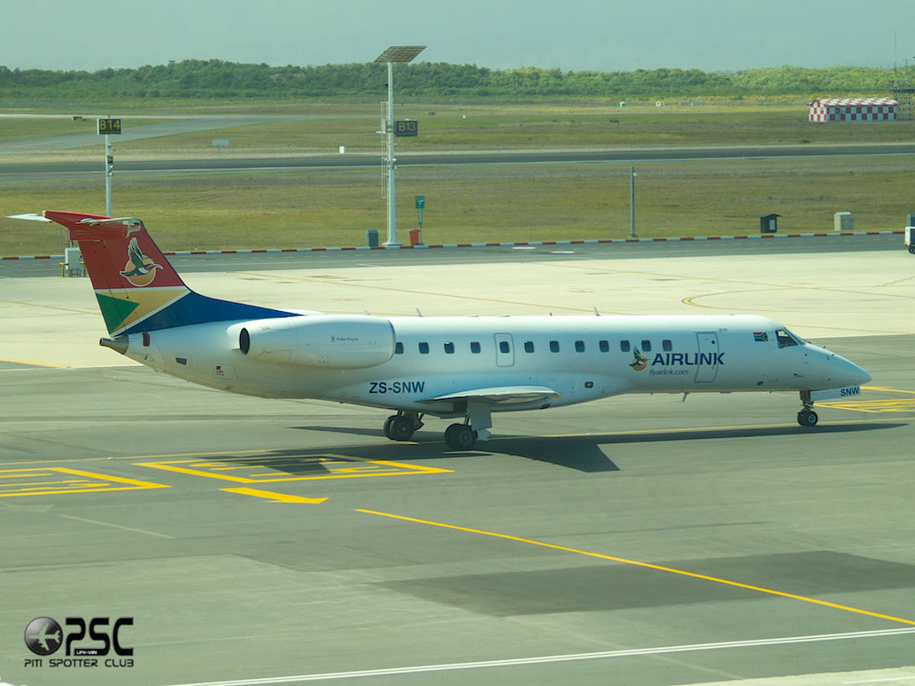 ZS-SNW ERJ135LR 145720 Airlink @ Cape Town Airport 22.03.2014 © Piti Spotter Club Verona