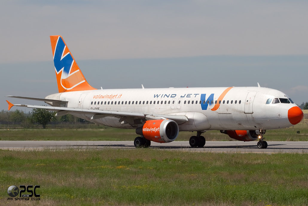 EI-DOE A320-211 215 Wind Jet @ Aeroporto di Verona © Piti Spotter Club Verona