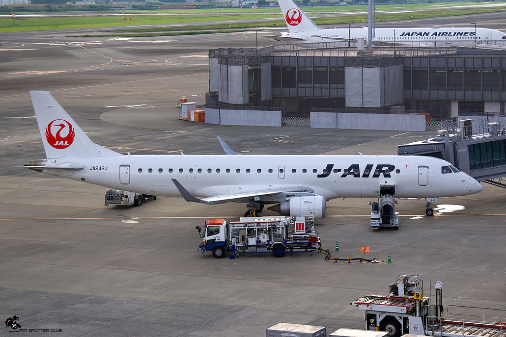 JA242J ERJ190STD 19000712 J-Air @ Osaka Itami 07.2023 © Piti Spotter Club Verona