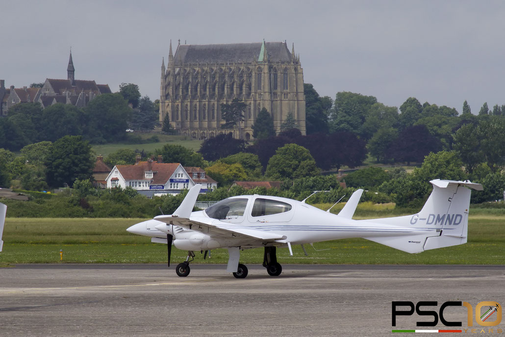 G-DMND  Diamond DA-42 Twin Star · Serial #: 42.068 @ Brighton City Airport ©  2022 Piti Spotter Club Verona