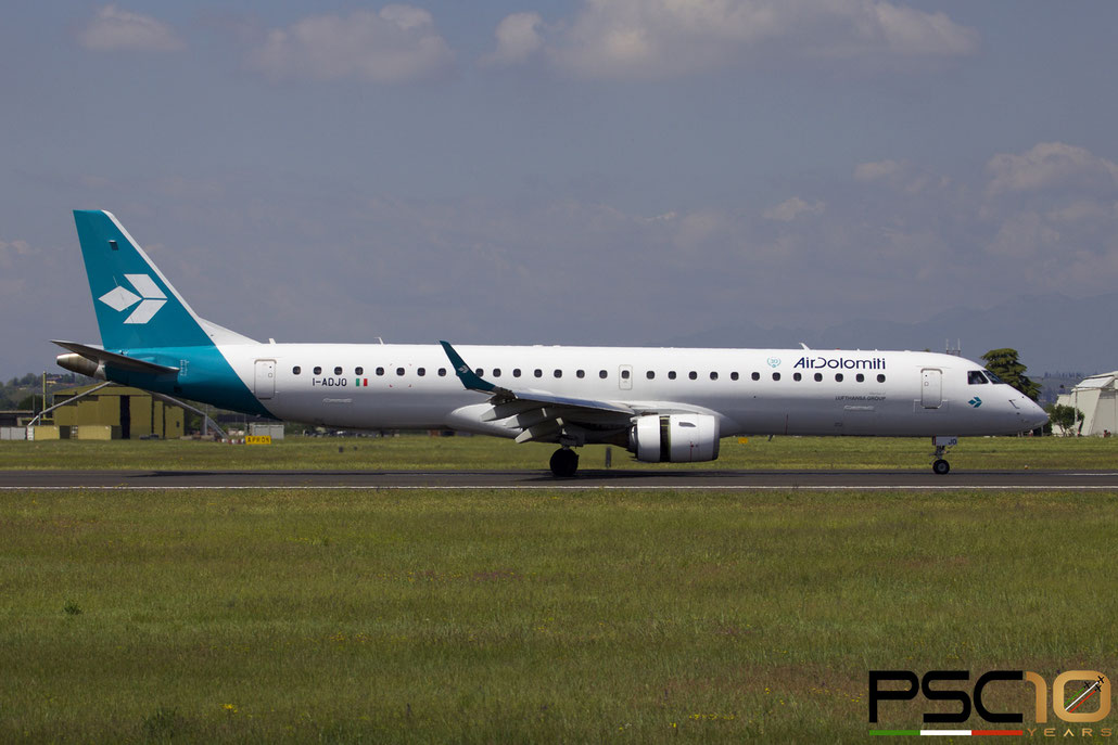 I-ADJO  ERJ195LR  19000280  Air Dolomiti (30 years sticker) @ Aeroporto di Verona  04 2022 © Piti Spotter Club Verona