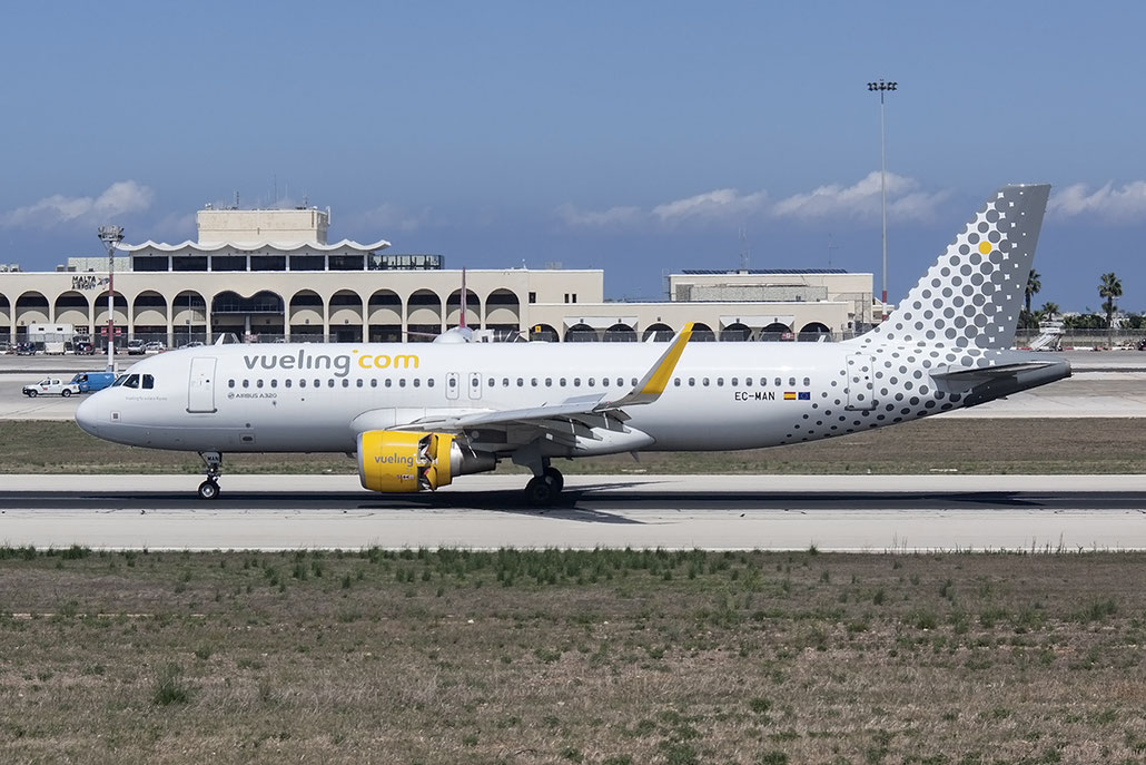 EC-MAN A320-214 6079 Vueling Airlines @ Malta Airport 08.2015 © Piti Spotter Club Verona