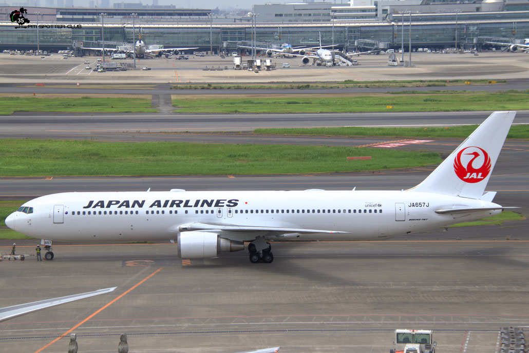 JA657J  Boeing 767-300   Japan Airlines  @ Tokyo Haneda 07.2023 © Piti Spotter Club Verona